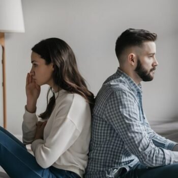 ¿Te han sido infiel o tú has cometido una infidelidad? Descubre qué sucede en la relación tras una traición y cómo reconstruir la confianza y el vínculo desde la comprensión. ¡Entra!